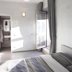 Smart Central Apartment